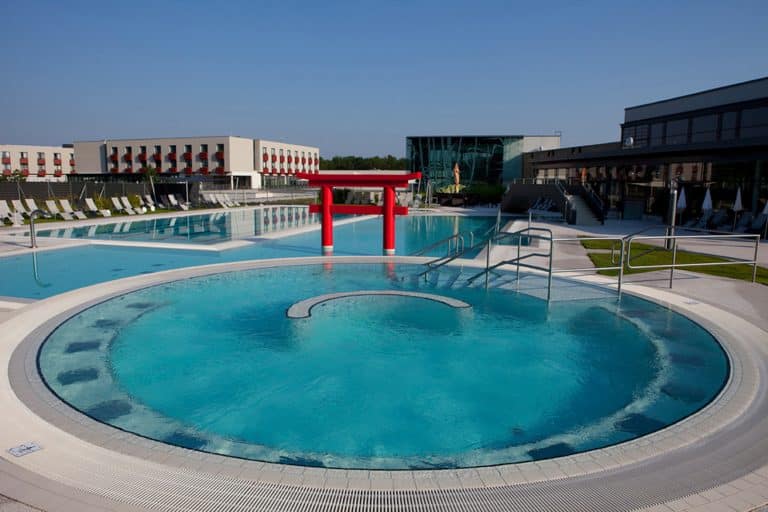Mehr über den Artikel erfahren BADEN & WELLNESS