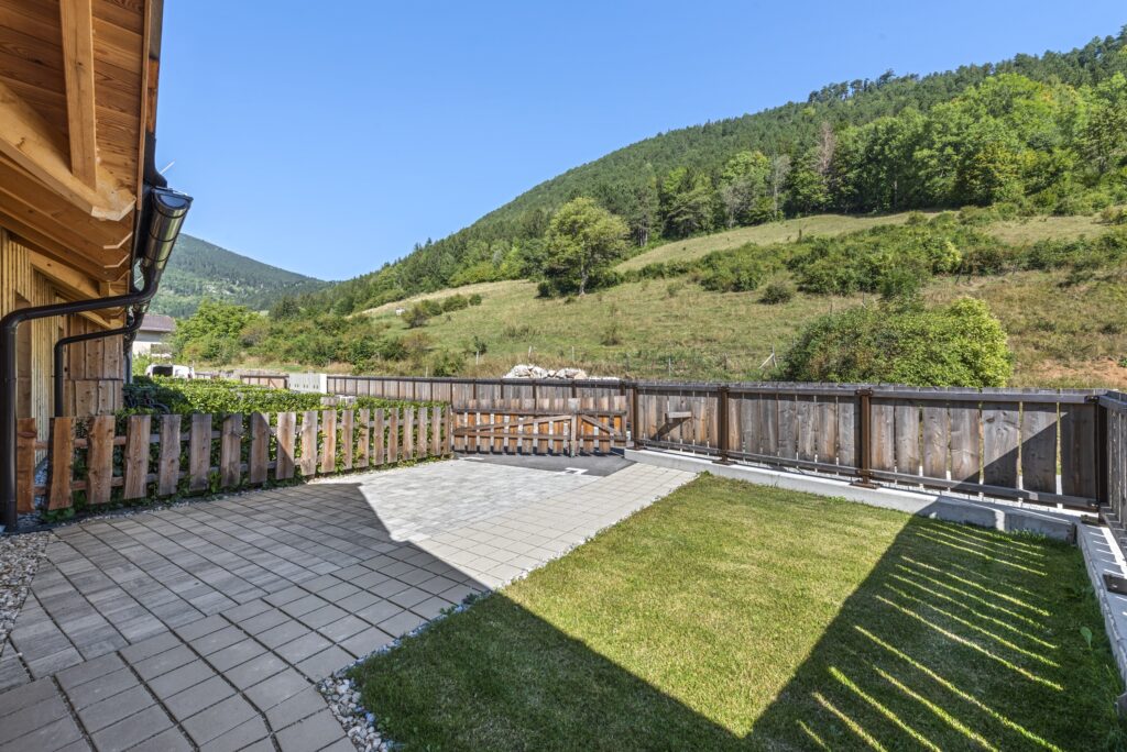 Web_PMP112-AN-23349-Top 7-12 (1)10